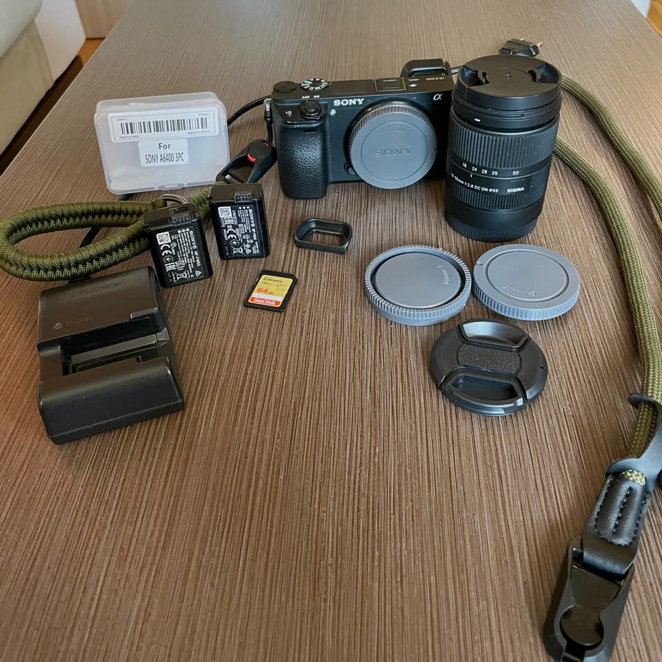 Продам камеру Sony A6300 + Sigma 18-55 f2.8