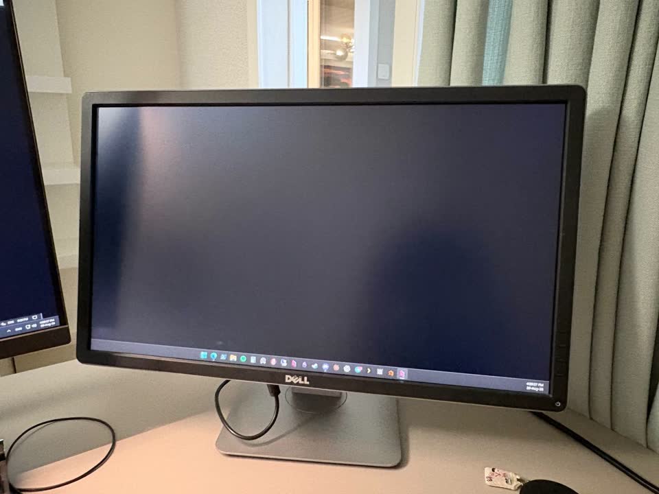 Монитор DELL