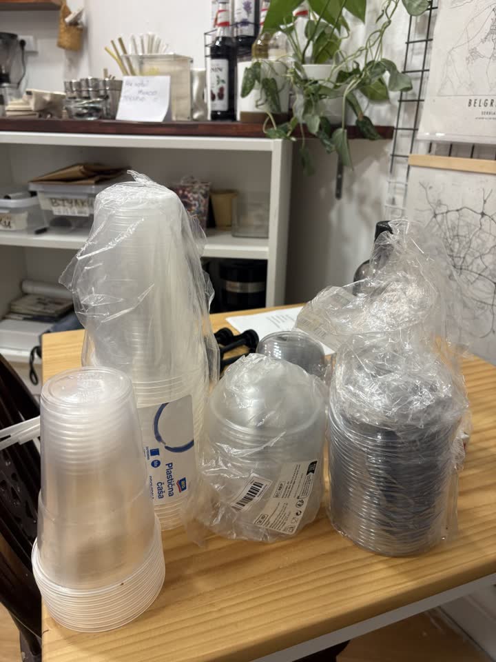Čaše 500 ml i poklopci