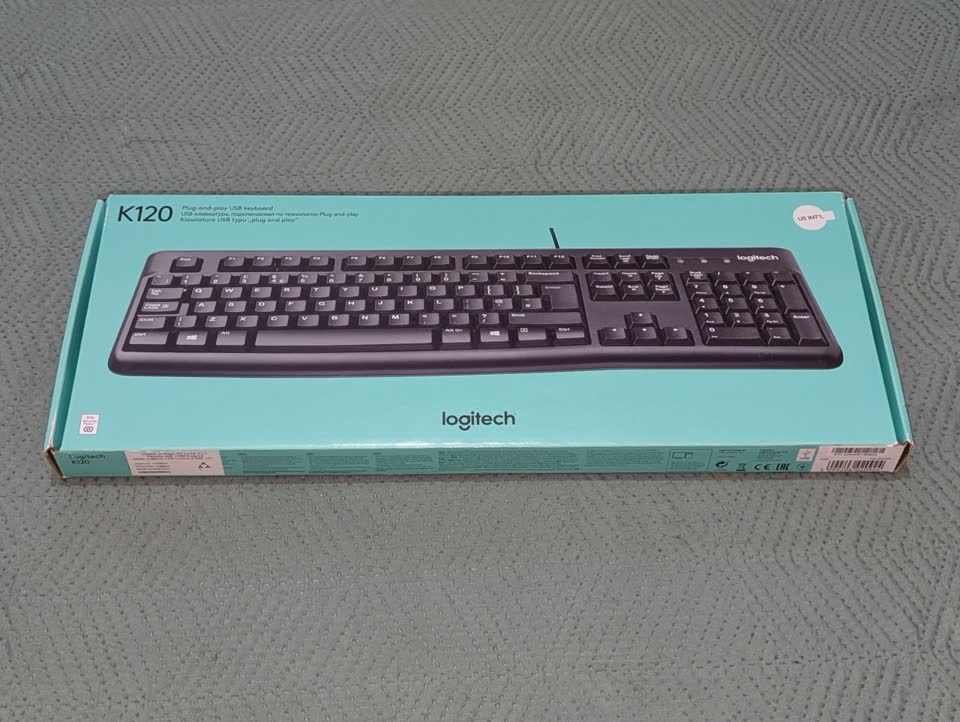 Prodajem dve Logitech tastature
