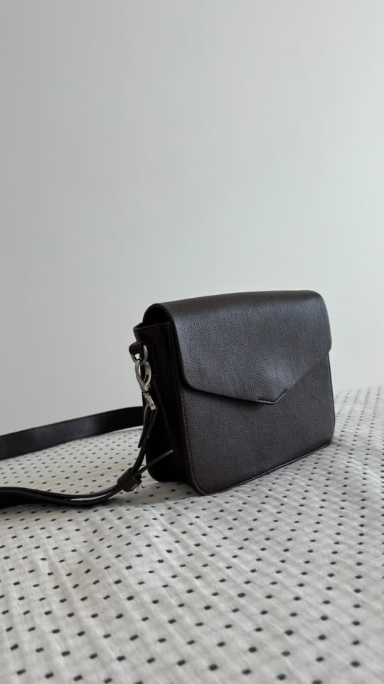 Crossbody torba preko ramena 800 din