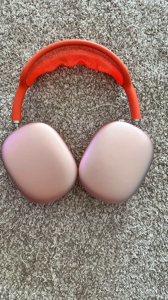 Продам оригинальные наушники AirPods Max