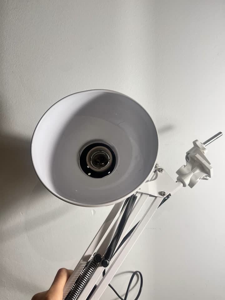Poklanjam Ikeinu lampu
