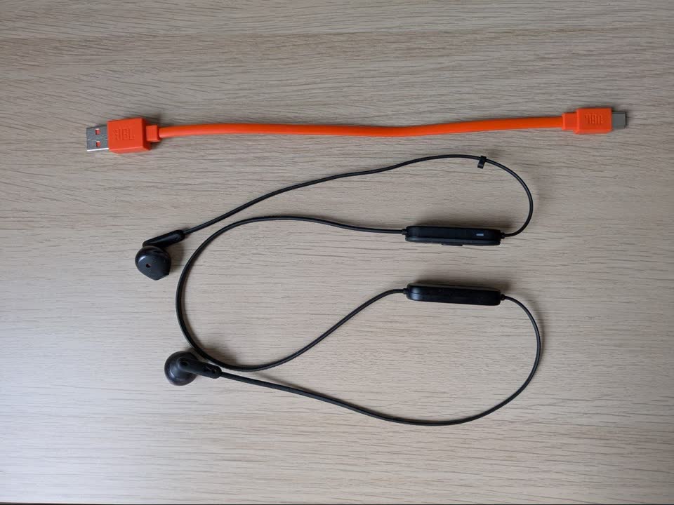 JBL tune 215bt