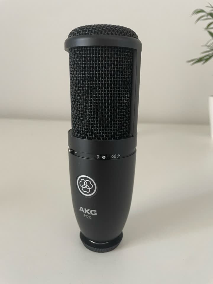 Микрофон AKG P120