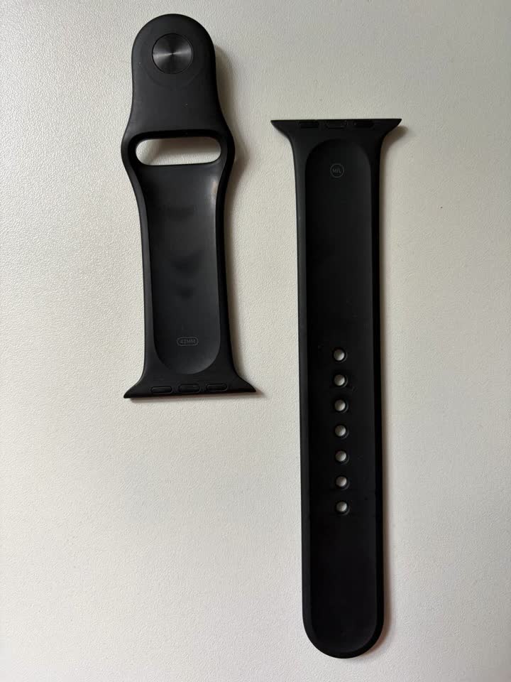 Черный силиконовый ремешок Apple Watch 42/43/45mm (M/L)