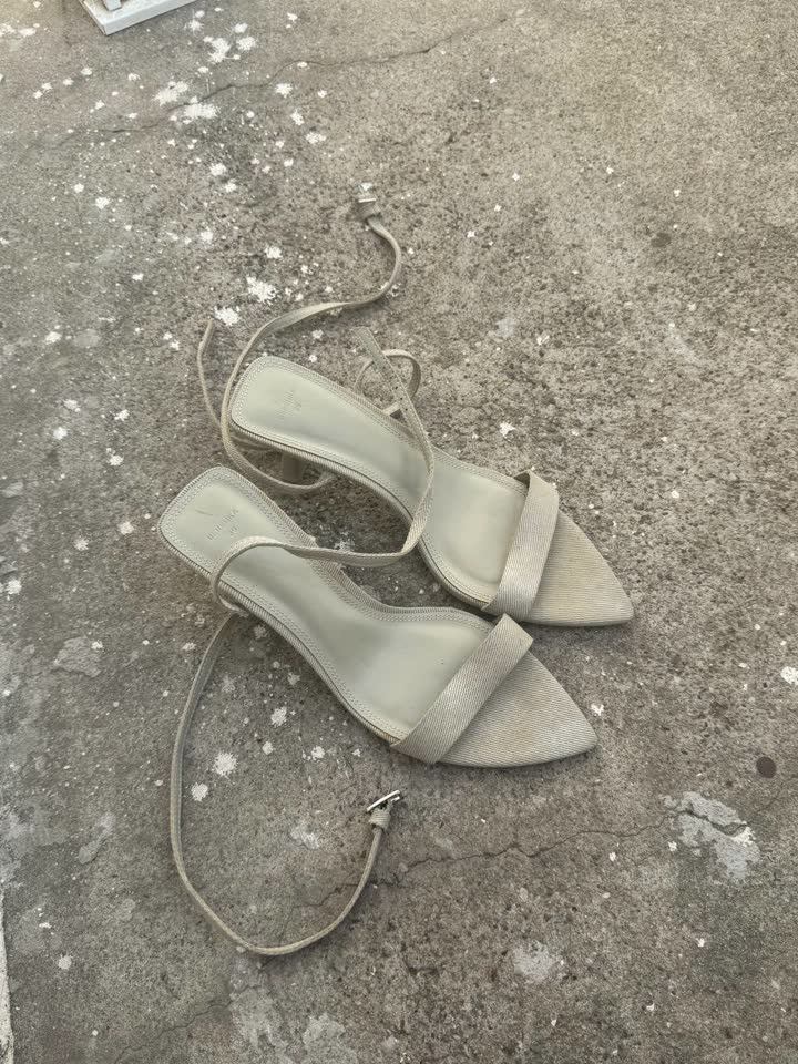 Босоножки BERSHKA