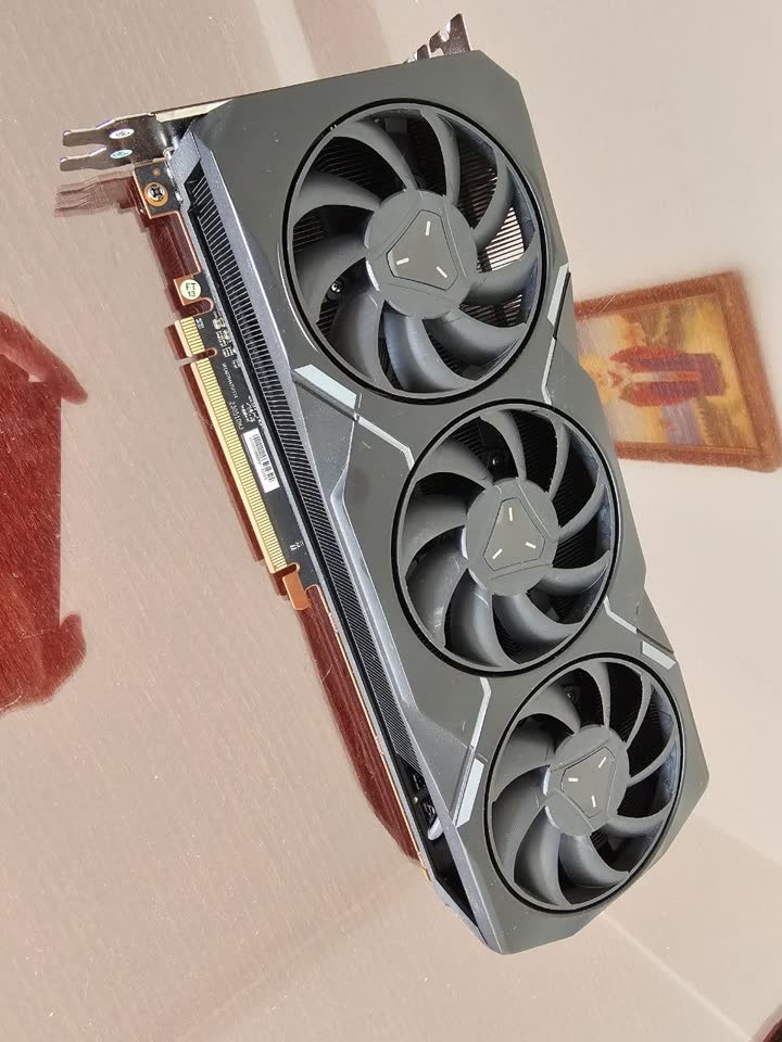 Prodaje se grafička kartica Radeon RX 7900 XT 20GB