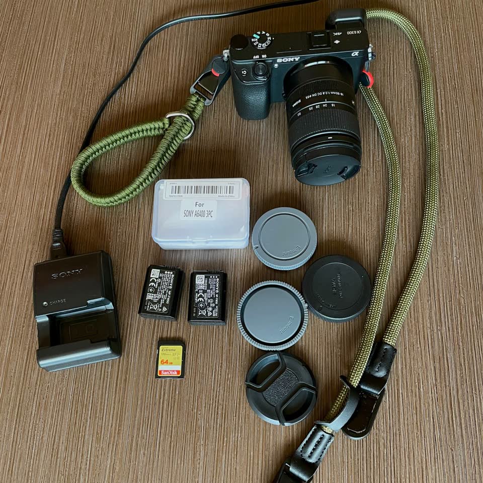 Продам камеру Sony A6300 + Sigma 18-55 f2.8