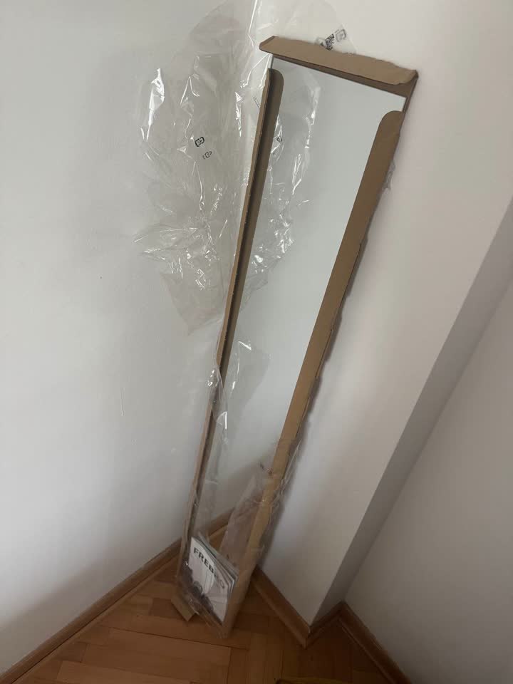 IKEA ogledalo za trešnju