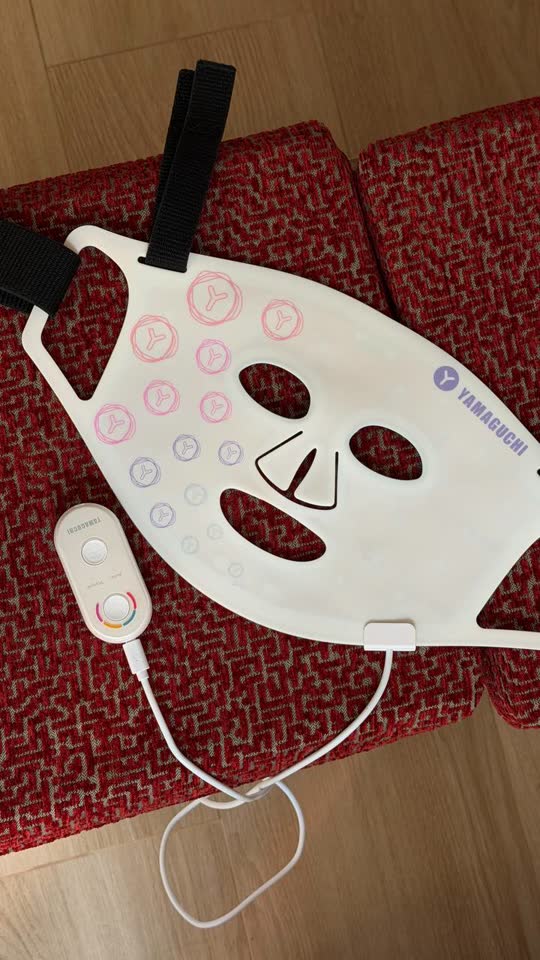 Силиконовая маска для фотоомоложения лица Yamaguchi LED Light Face Mask