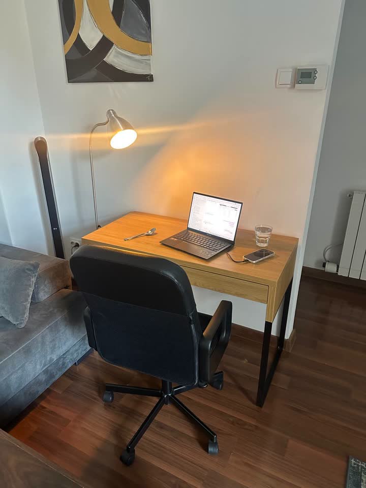 IKEA sto 105 x 50 cm