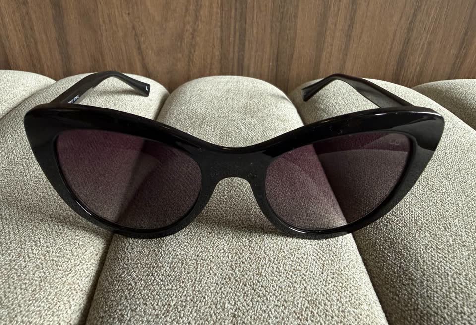 Качественные женские солнцезащитные очки Luxoptica