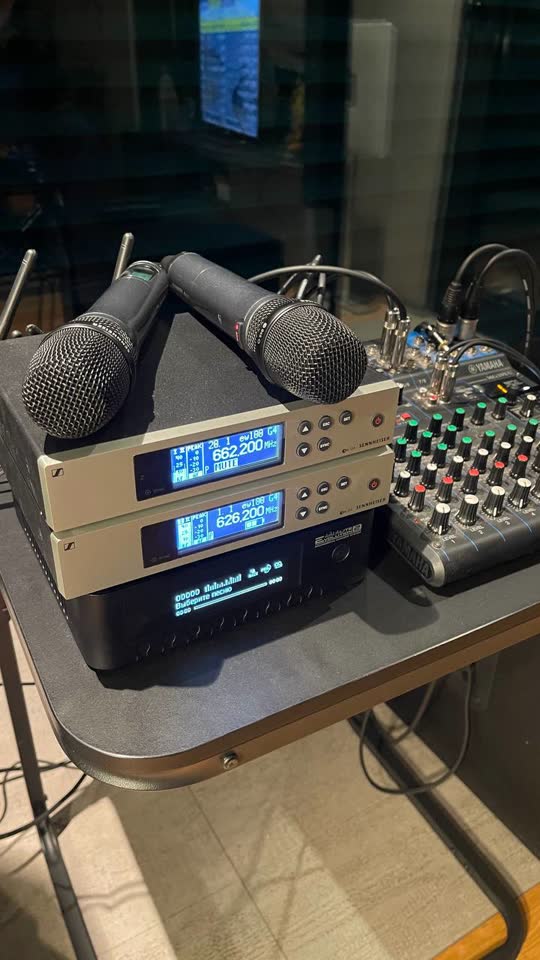 Продам беспроводные вокальные системы Sennheiser EW 100 G4 945-S