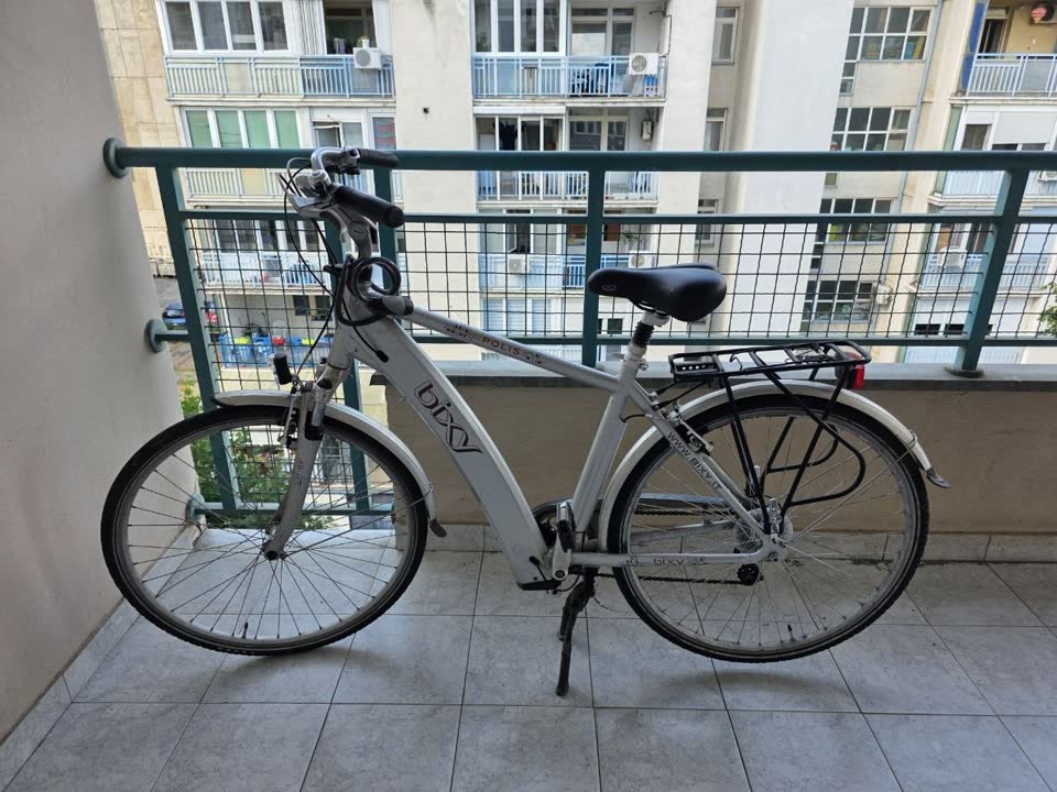 Bixy Polis bicikl za gradsku vožnju.