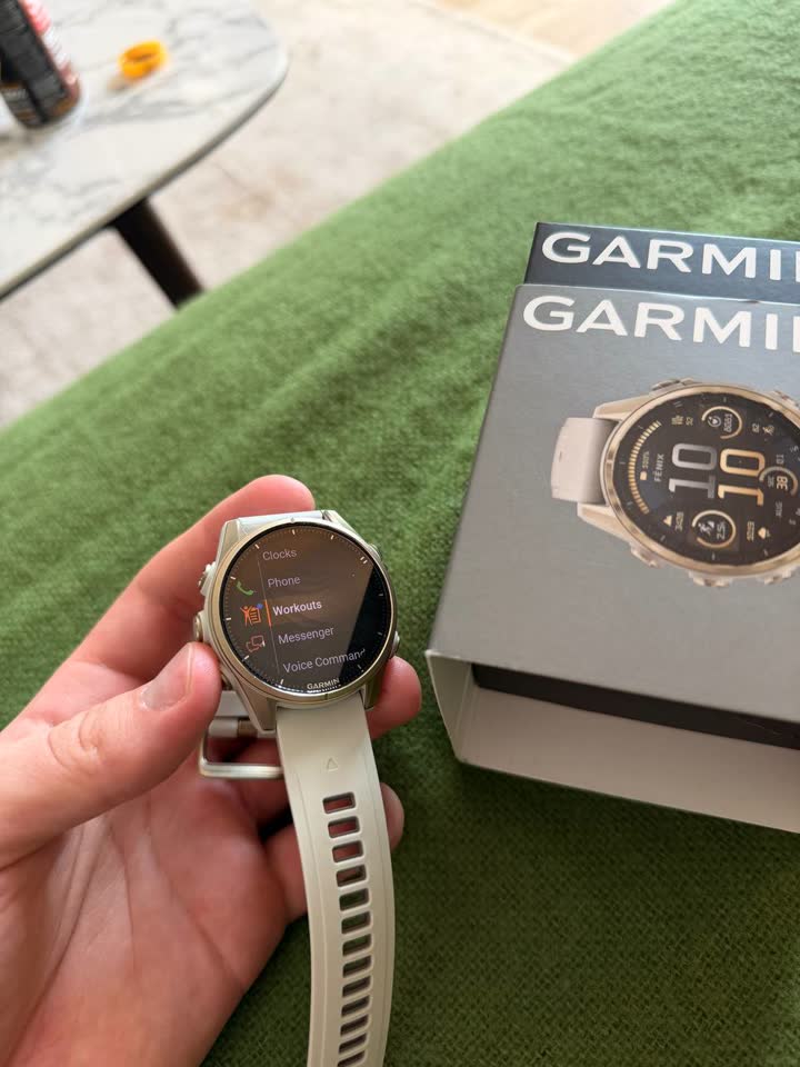 Garmin Fenix 8 AMOLED Sapphire 43mm GPS (Beige)