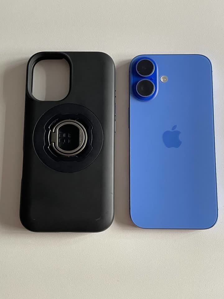 Продам iPhone 16 blue