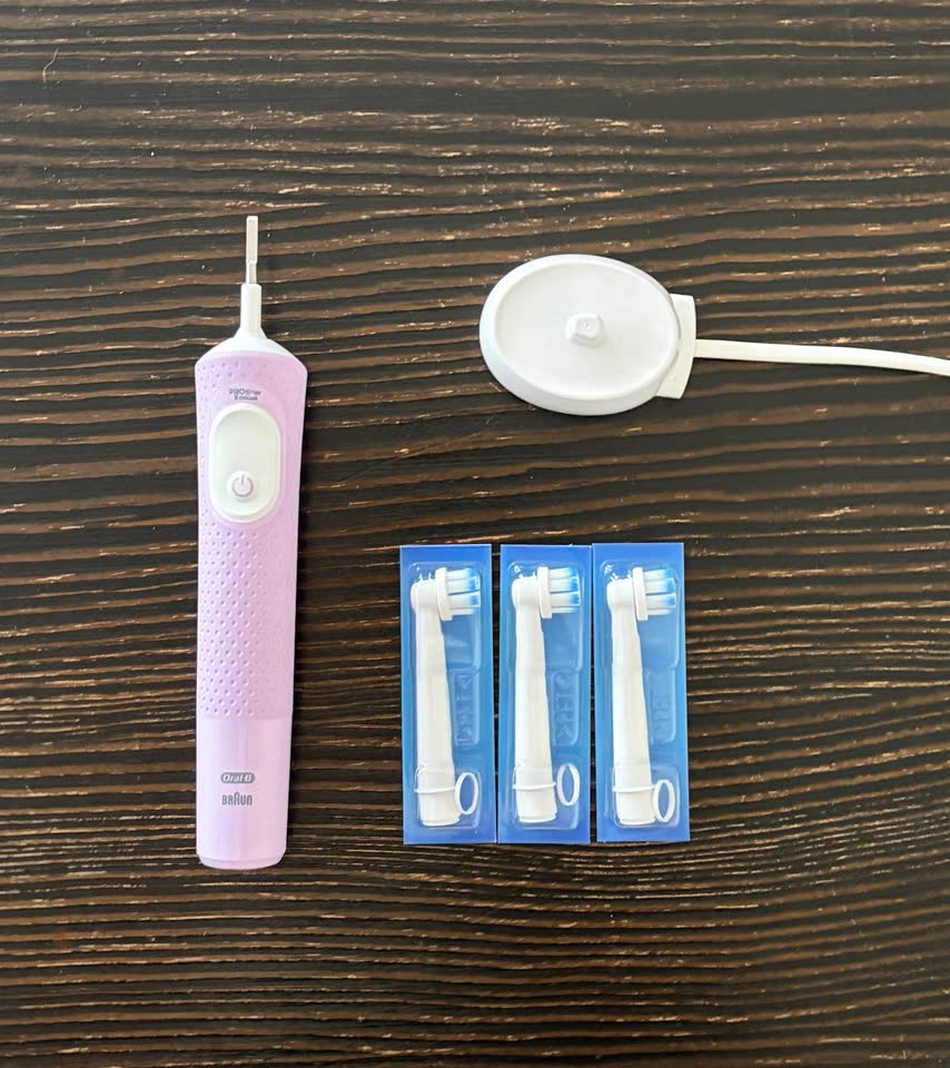 Električna četkica za zube Oral B Pro Vitality i 3 nove nastavke