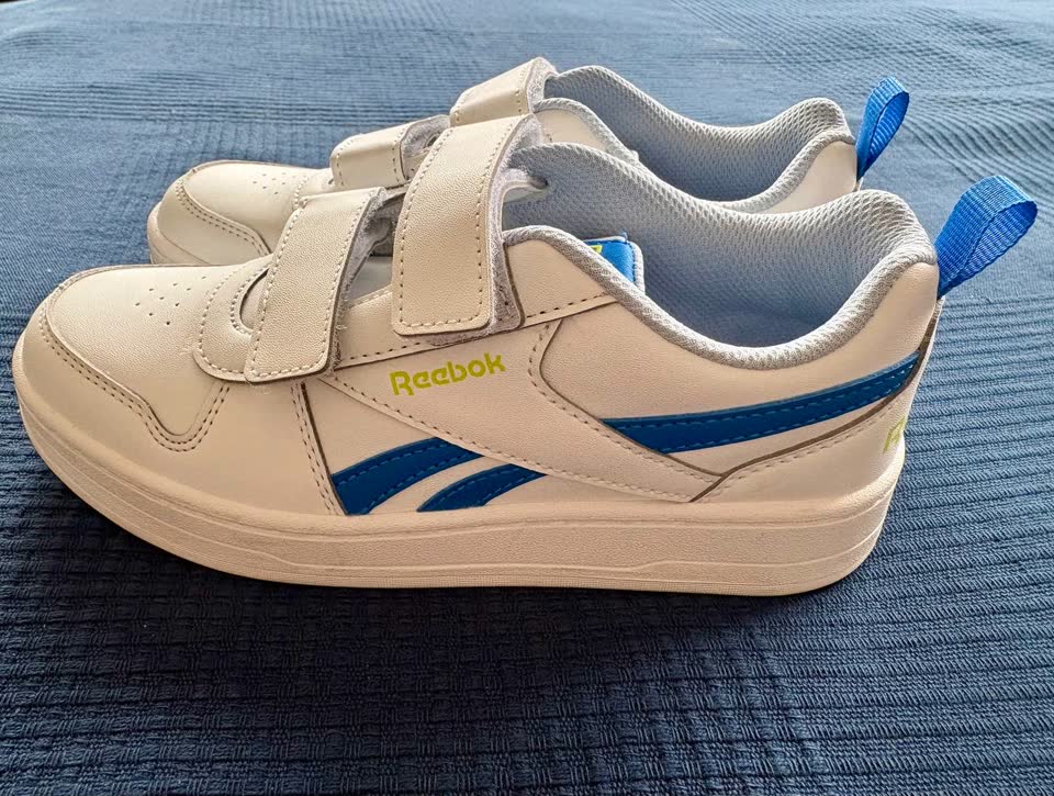 Nove Reebok patike