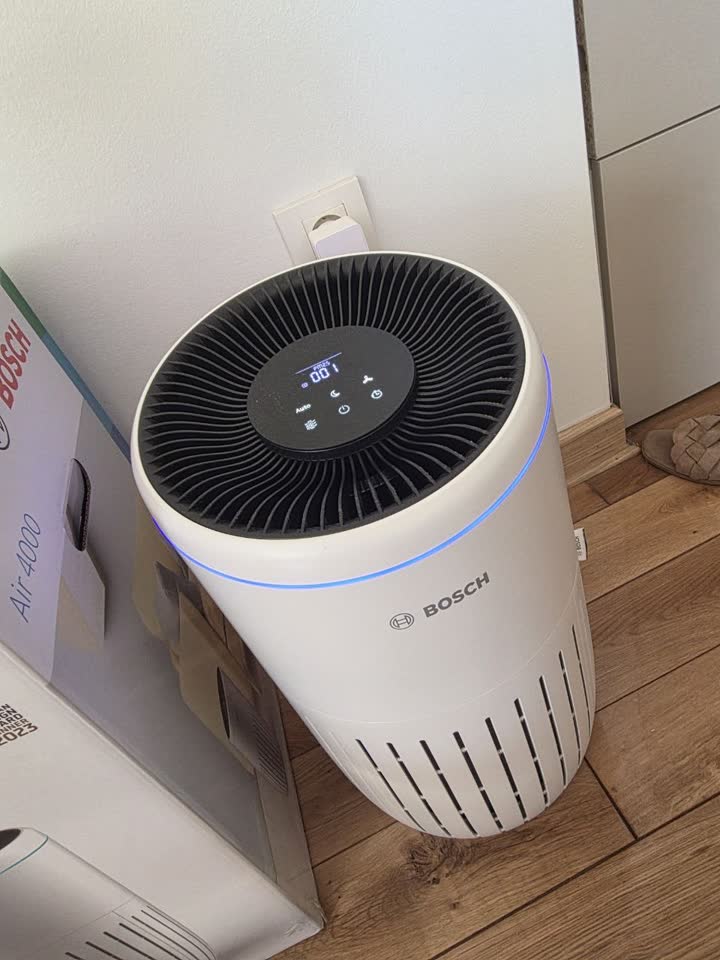 Срочно! продам очиститель воздуха Bosch Air 4000