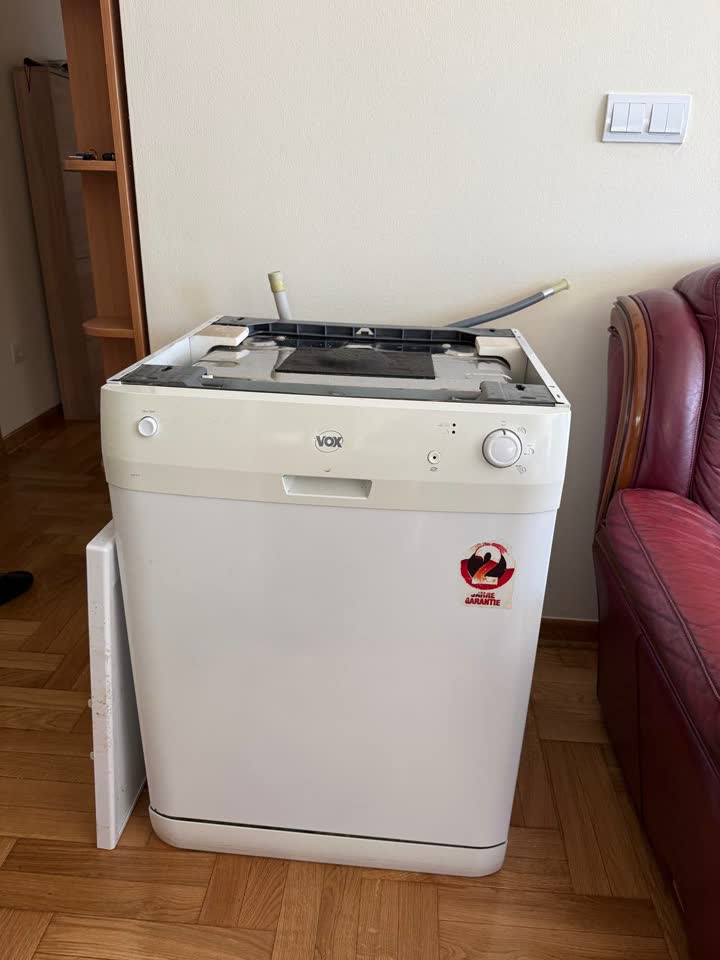 Mašina za pranje sudova VOX LC11