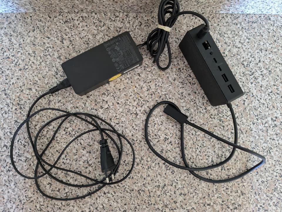Microsoft Surface Dock 2 + оригинальный блок питания