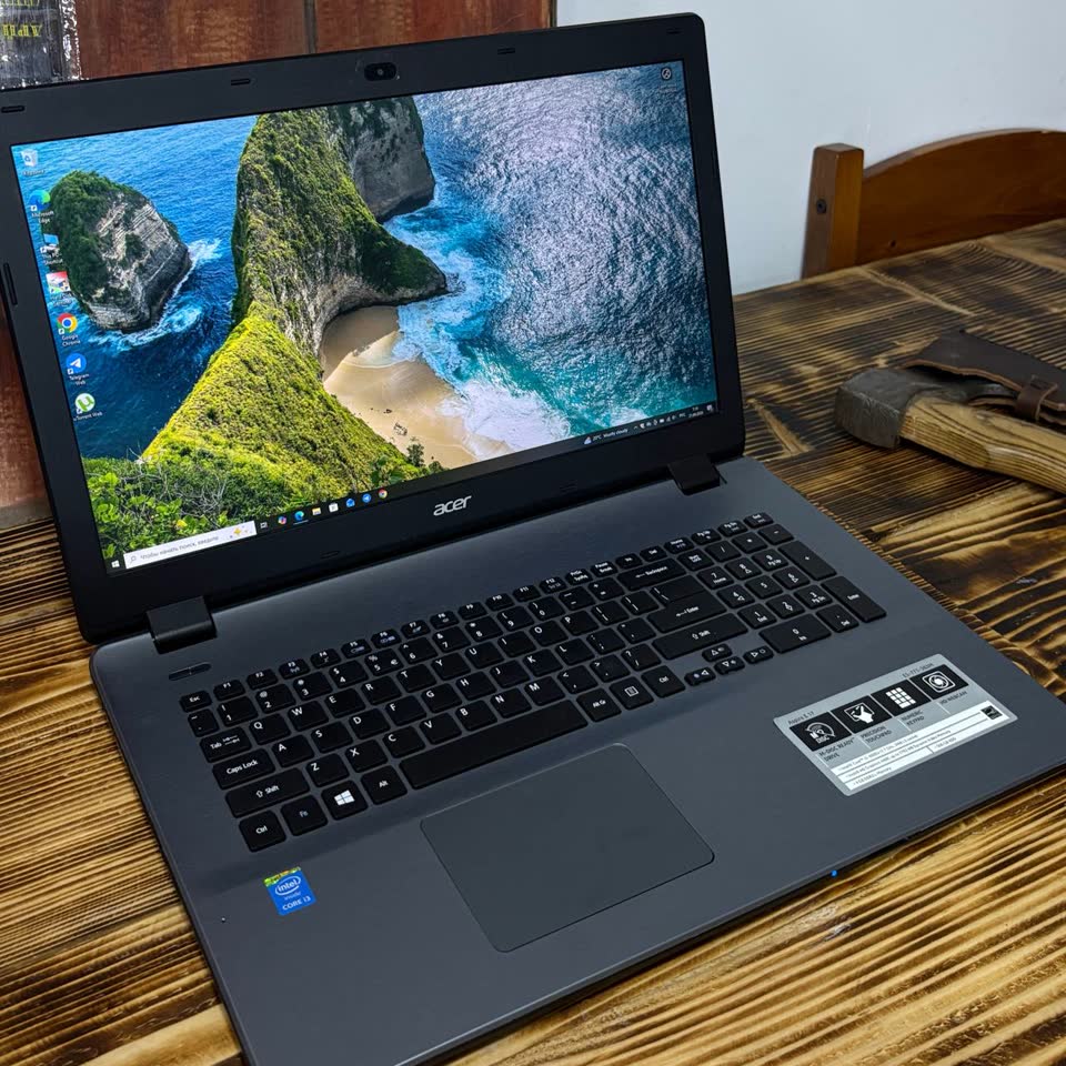 Laptop Acer Aspire E 17 — Core i3, 4 GB RAM