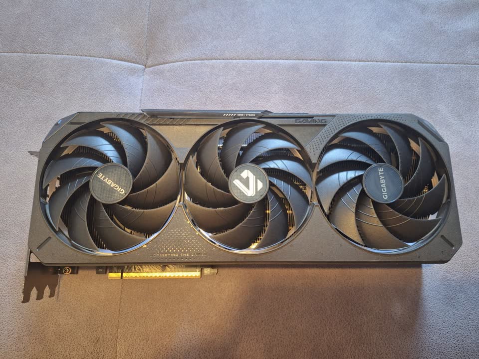 Видеокарта Nvidia RTX 5080 Gigabyte Gaming OC