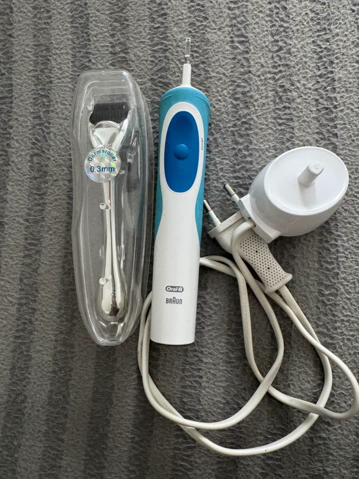 Mezoroler i četkica za zube sa punjačem Oral-B