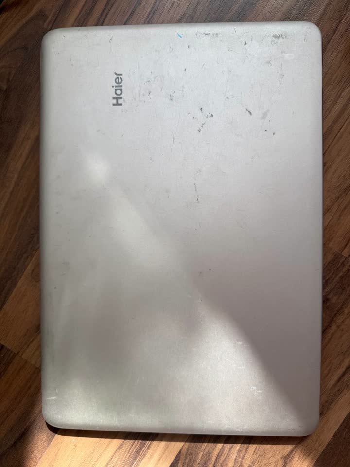 Haier LightBook S378G