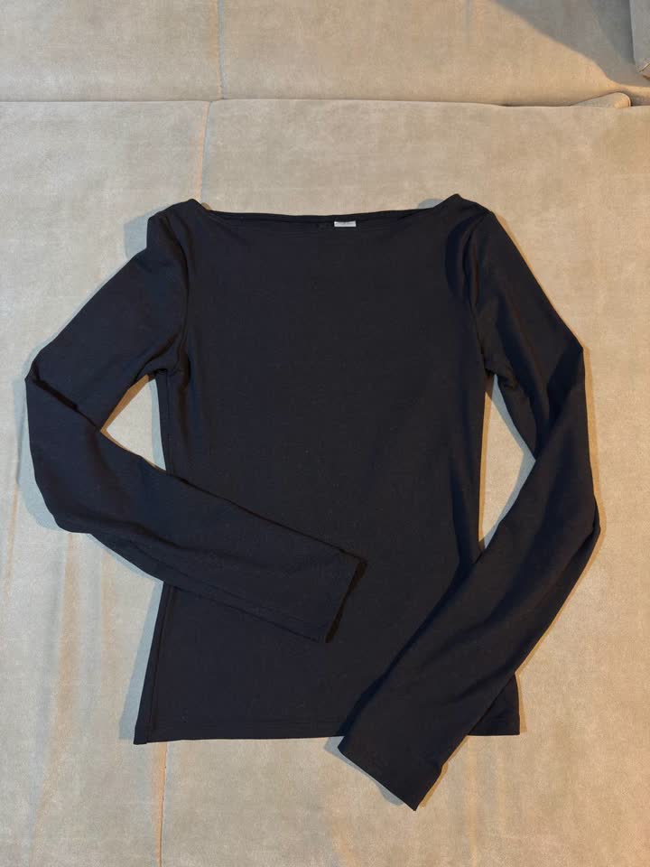Top H&M sa ravnim izrezom