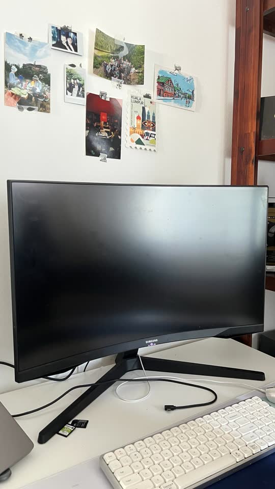 Игровой изогнутый монитор Samsung Odyssey G5 27" QHD LS27CG552EUXEN