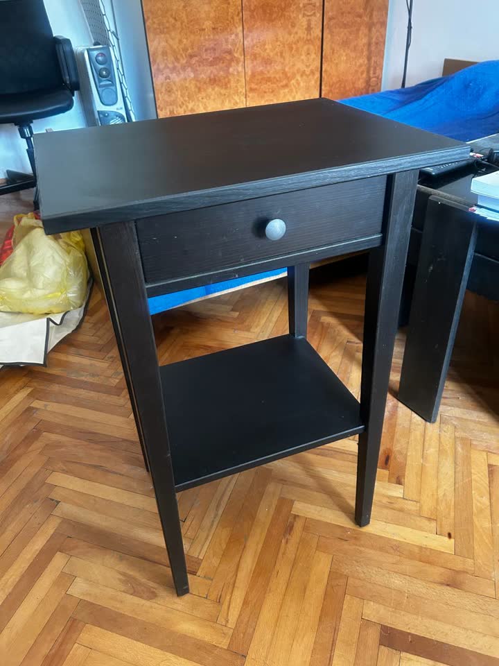 Cтолик HEMNES