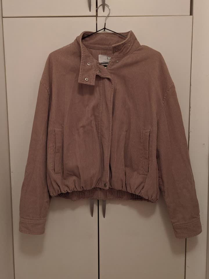 Лёгкая куртка Stradivarius