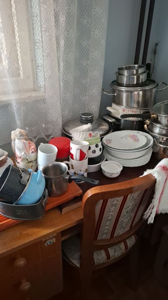 Mnogo posuđa, daću jeftinije