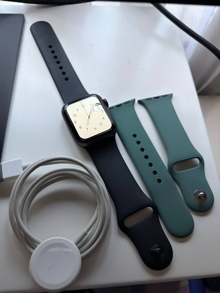 Apple Watch Series 5 40 mm GPS (A2092)