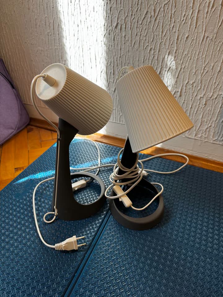 Dve stona lampu Ikea