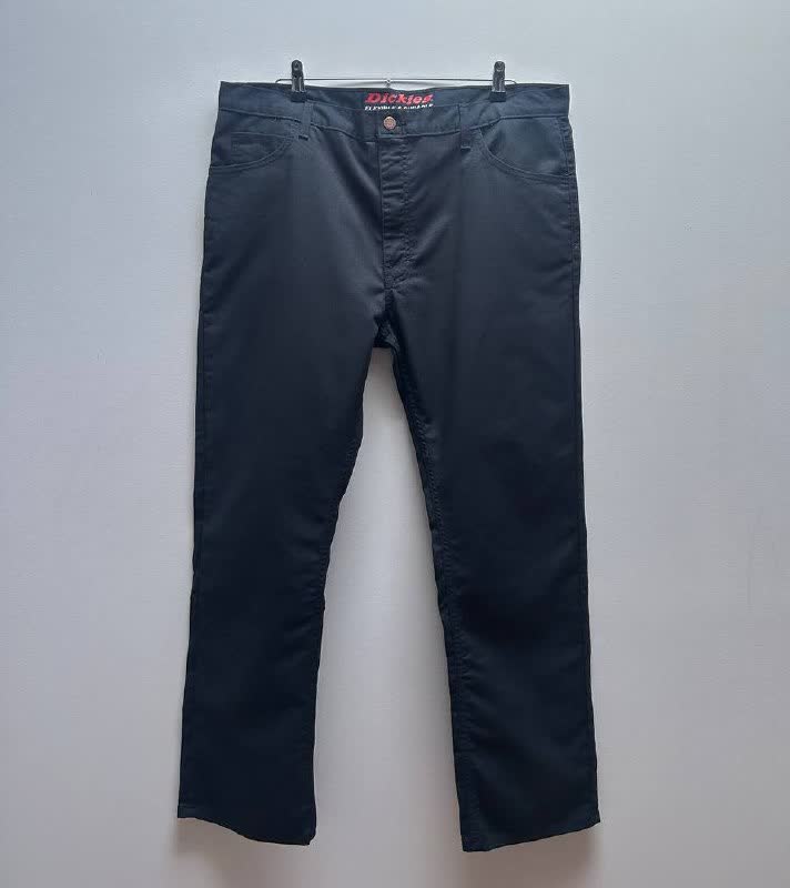 Odeća: pantalone, košulje, sako, džemper