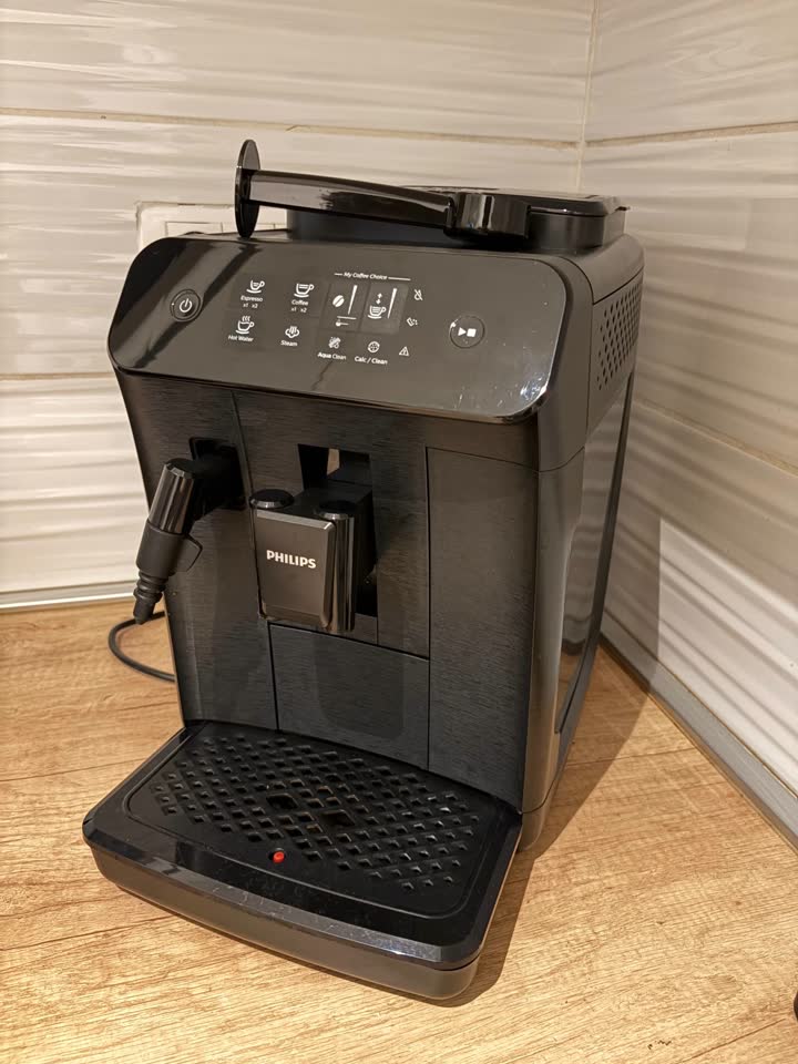 Продаю автоматическую кофемашину Philips 800 series