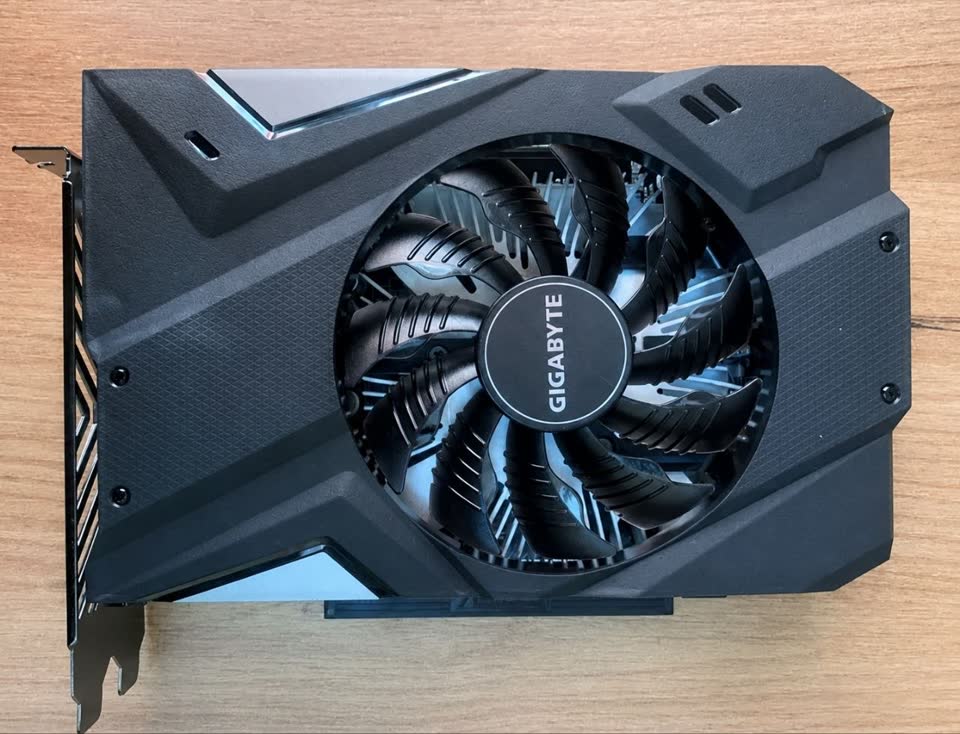 Продаю видеокарту Gigabyte GeForce GTX 1650 OC 4GB GDDR6