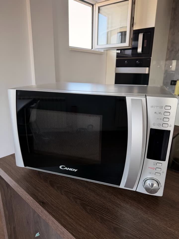 Продам микроволновку с грилем