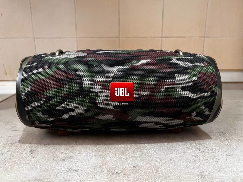 Портативная Bluetooth-колонка JBL Xtreme 2