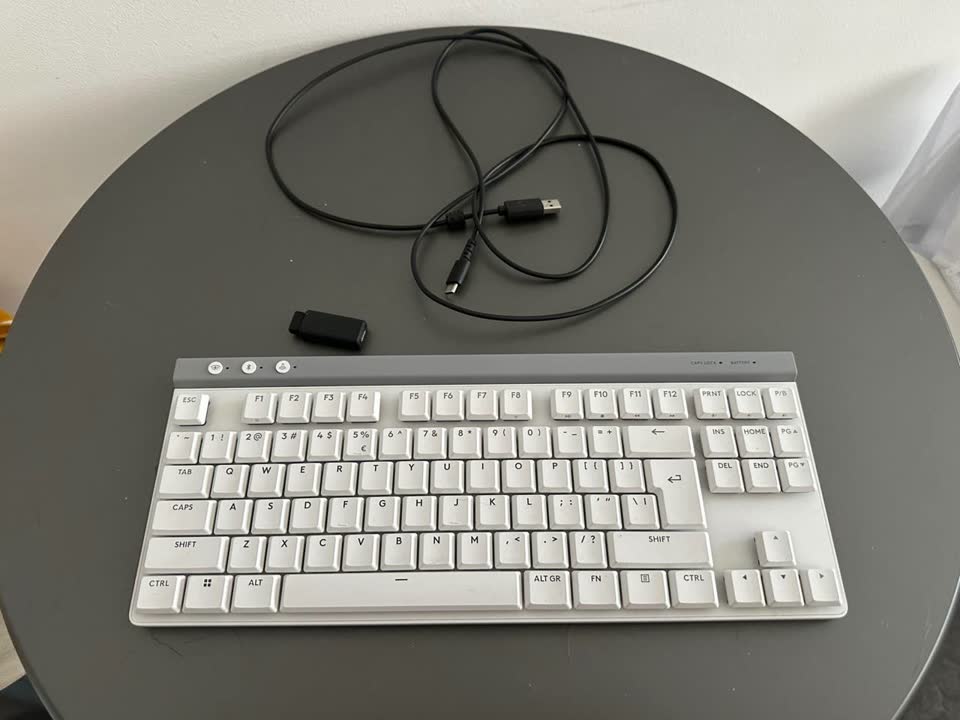 Продам игровую клавиатуру Logitech G515 Lightspeed TKL Gaming Wireless