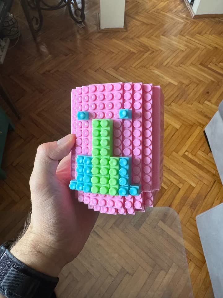 Poklanjam "Lego" šolju