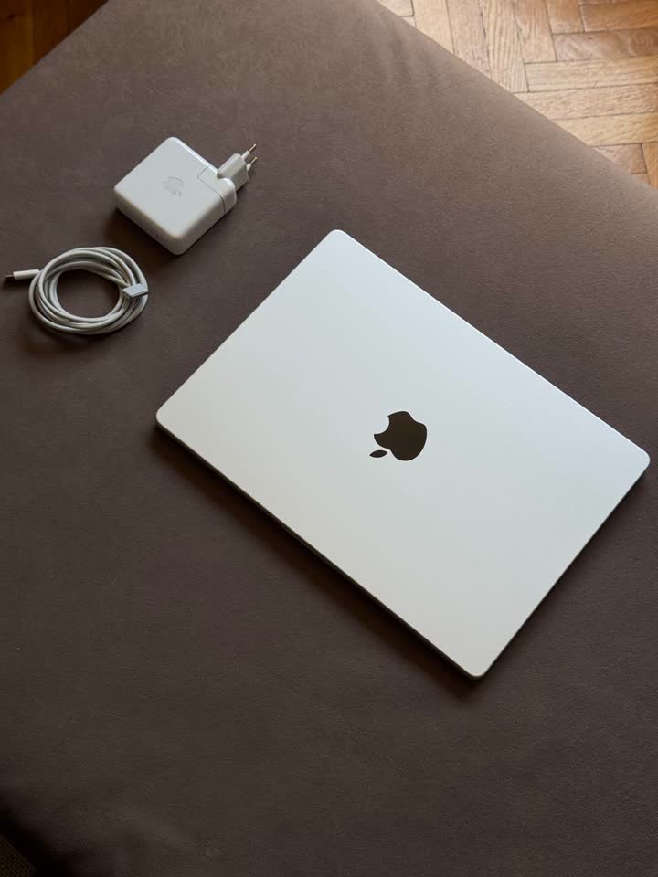 MacBook Pro 14" M1 Pro, 16 ГБ, 512 ГБ SSD — 2021 (silver)