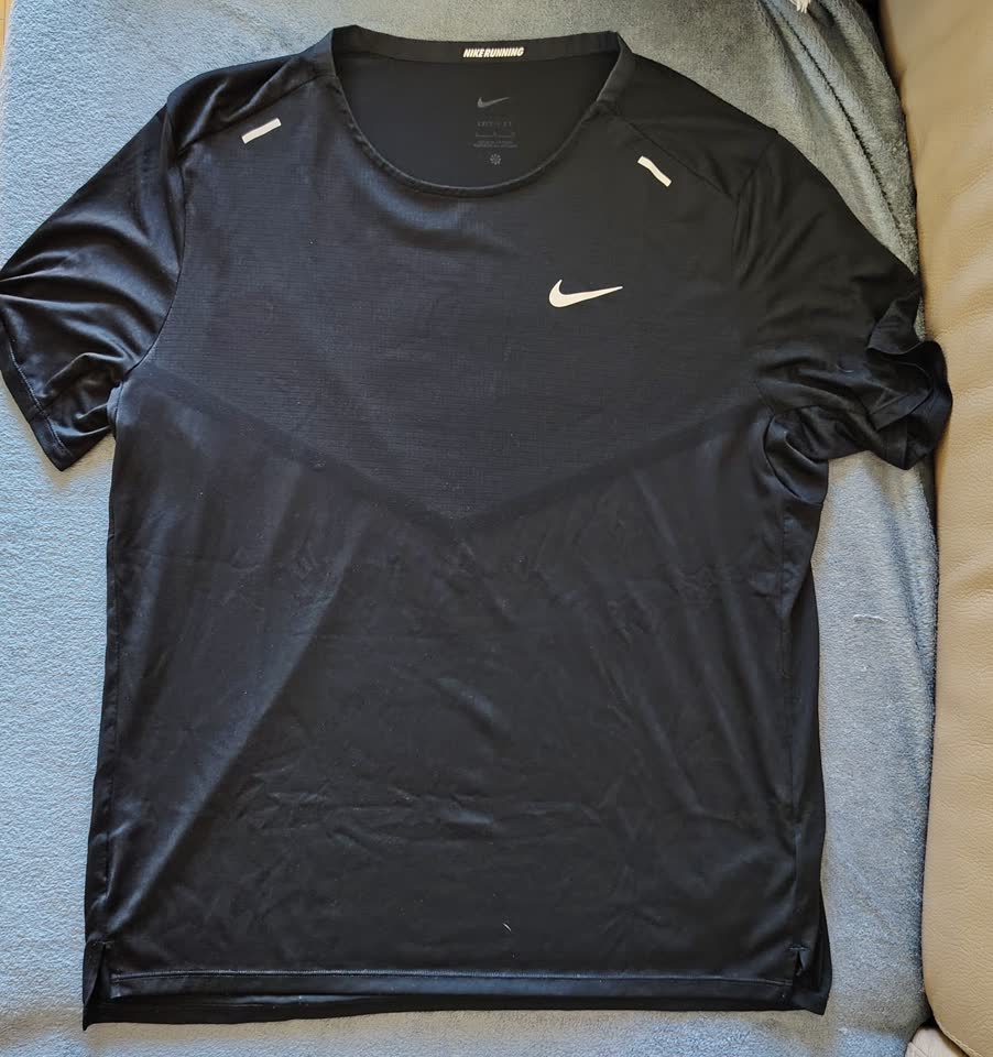 Мужская футболка Nike dry-fit. Размер L. В отличном состоянии. Карабурма. 1500 rsd