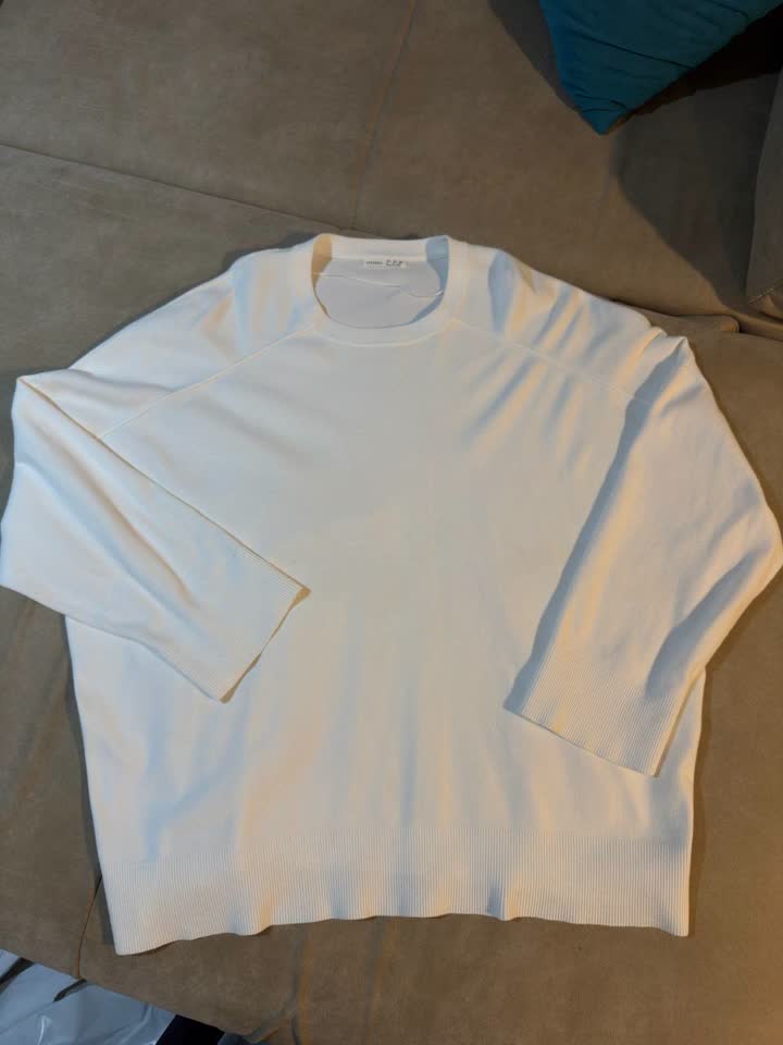 Prodajem oversize džemper OYSHO