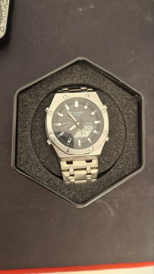 Casio G-Shock GA-B210