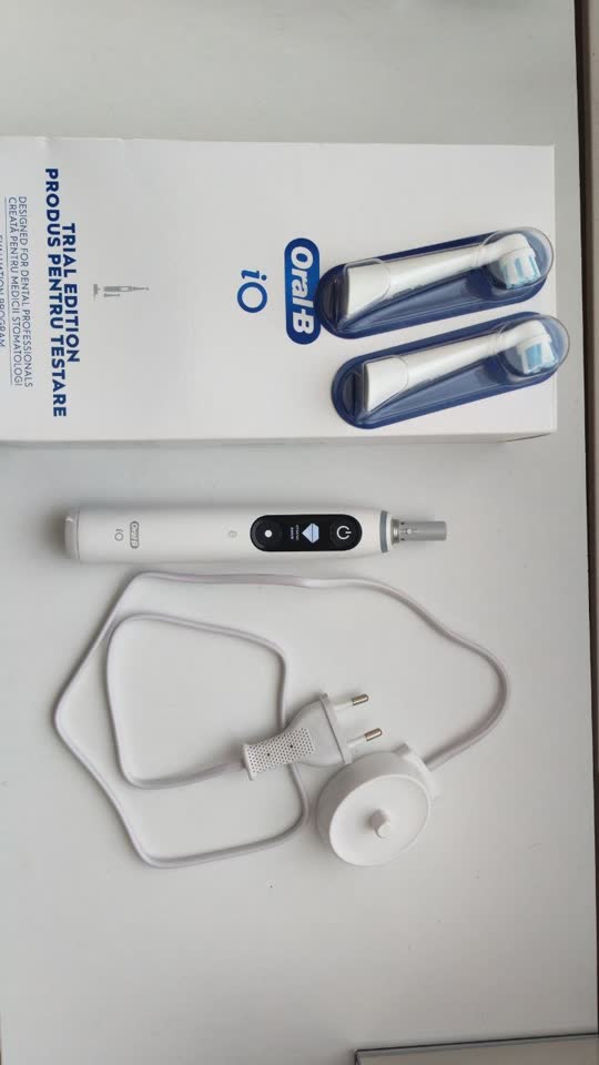Električna četkica za zube Oral-B iO