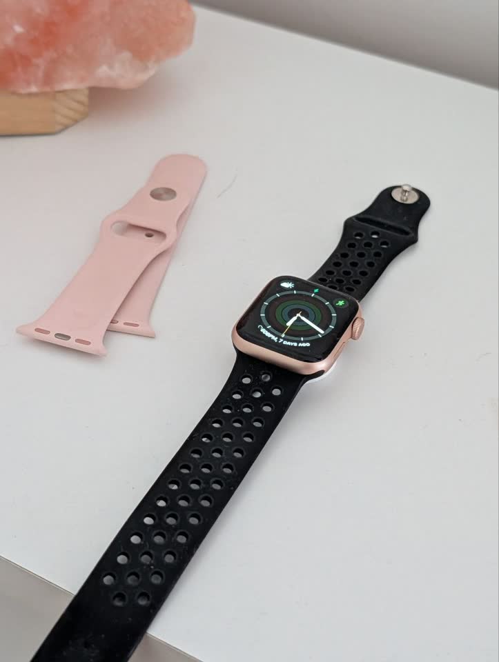 Apple Watch SE Rose Gold